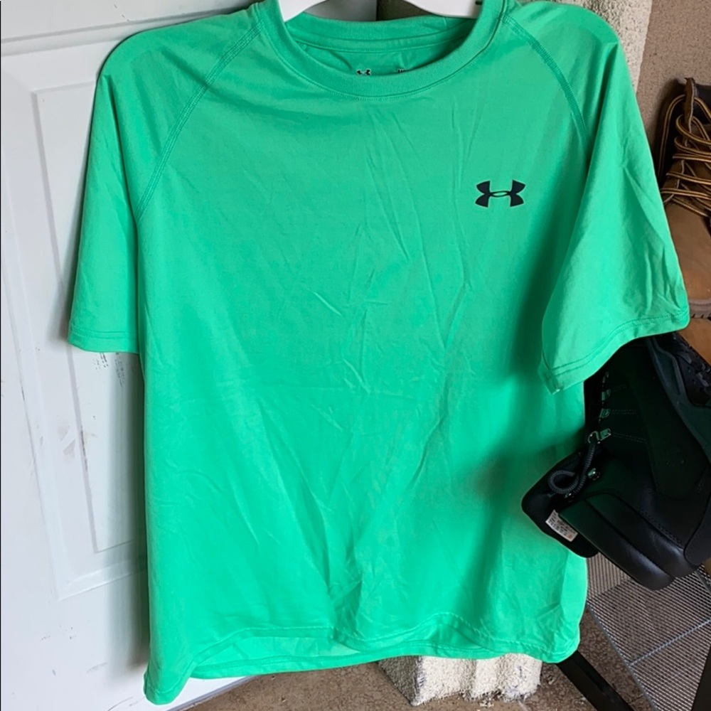 men’s under armour tshirt